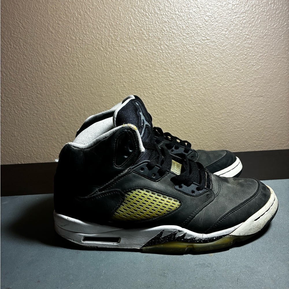 Jordan Black and Yellow Men's Shoes